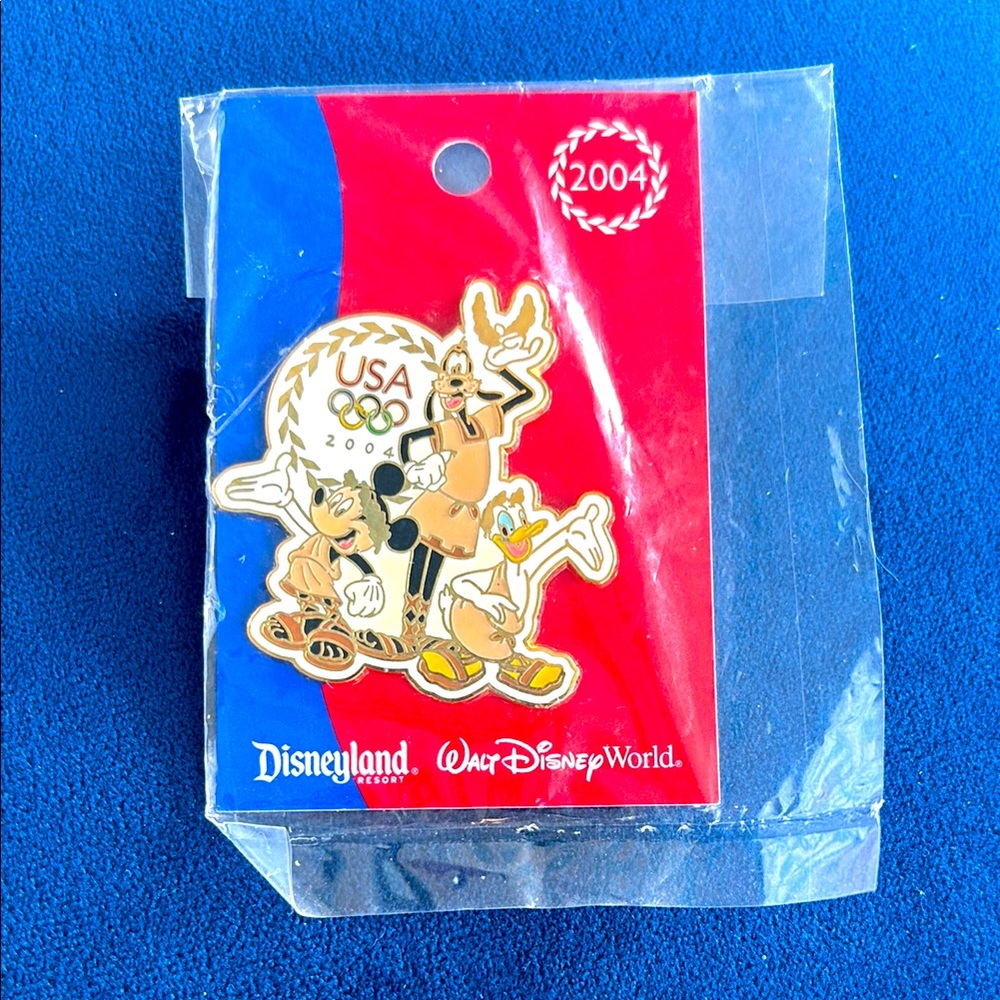 OLYMPICS Disneyland WDW USA 2004 Pin Mickey Mouse, Goofy, Donald Duck